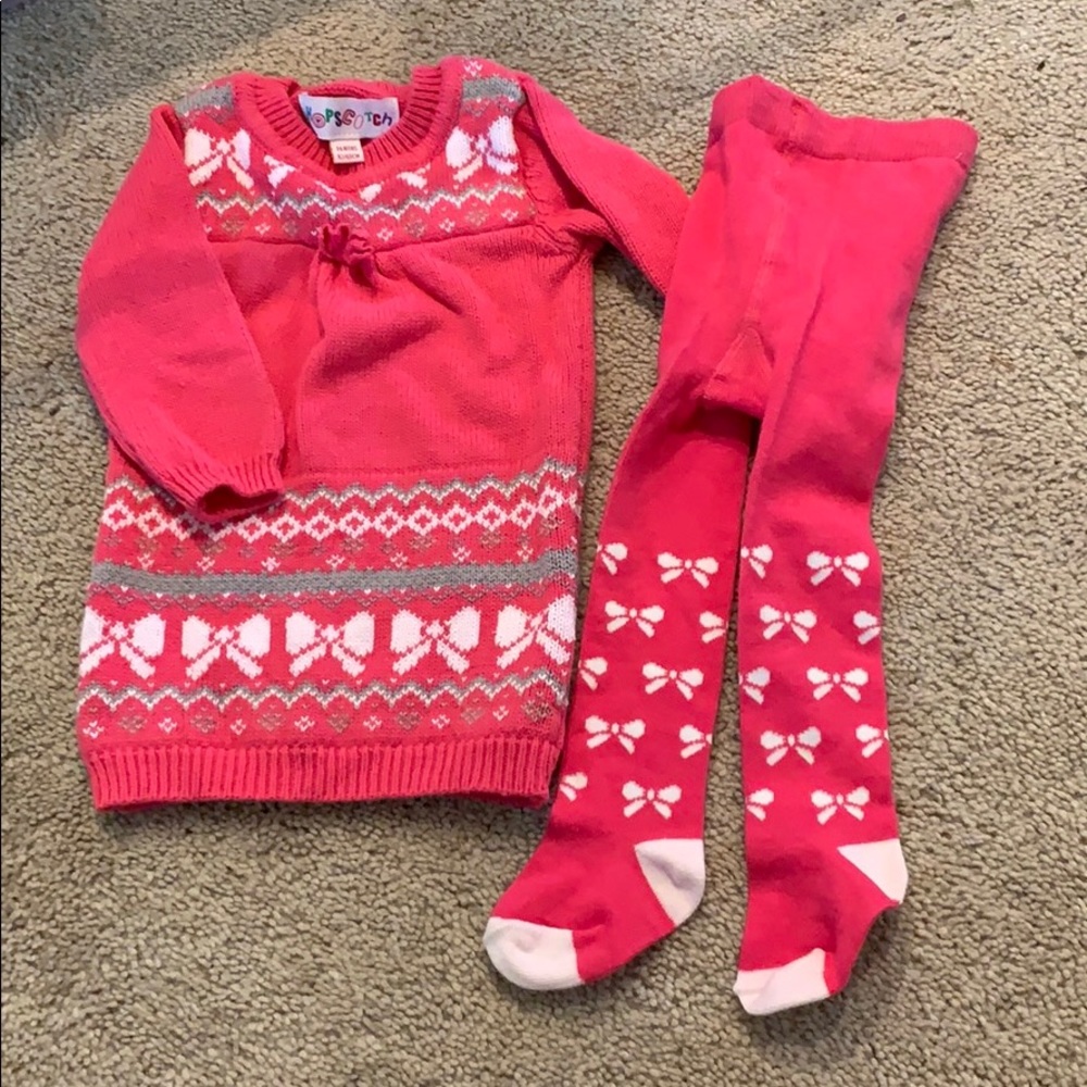Never worn girls sweater 3-6 month with tights